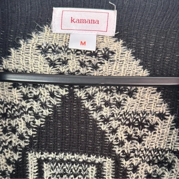 Southwest Kamana Long 100% soft Acrylic Sweater.  Preowned Size Medium. - Picture 3 of 9